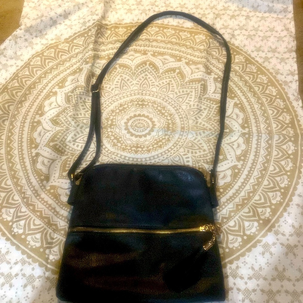 Medium Sized Crossbody Bag Purse Black Utility Practical Shopping